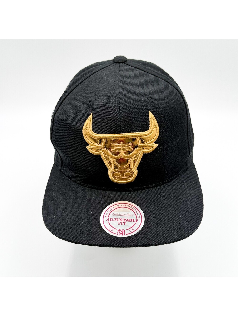 Mitchell Ness Chicago Bulls Gold Metallic Snapback Hat OS